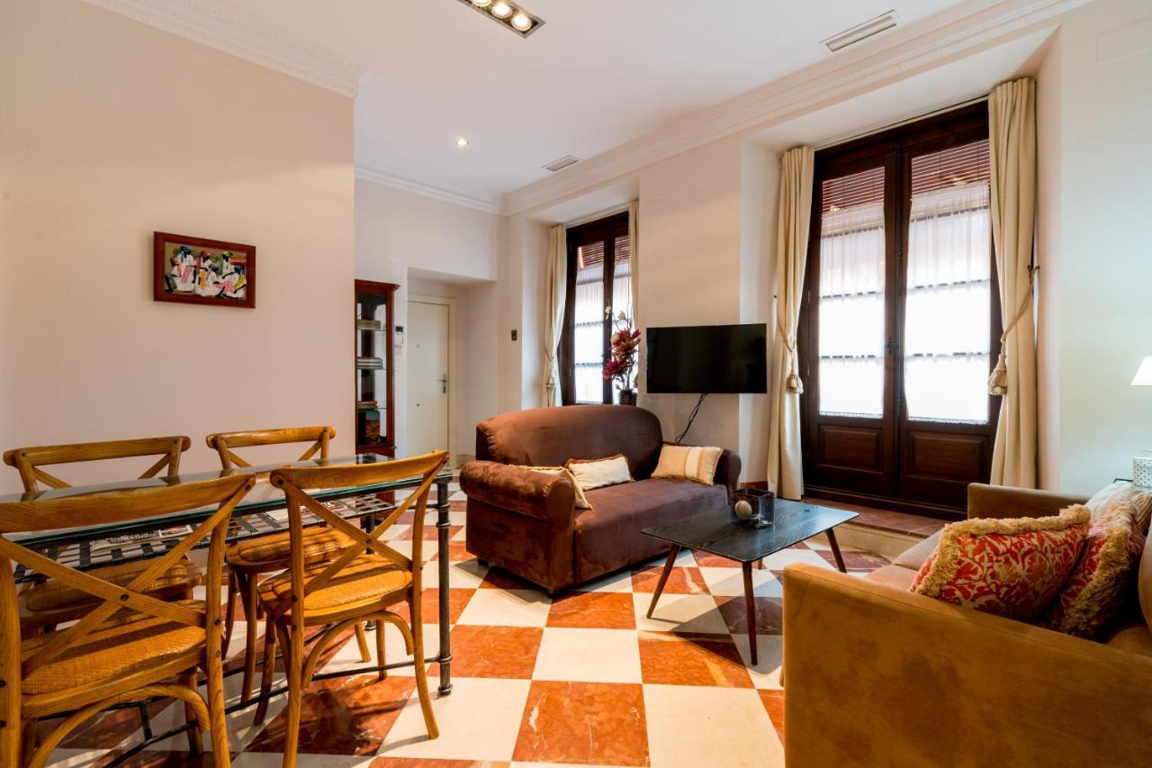 Quevedo Suite Sevilla Buitenkant foto
