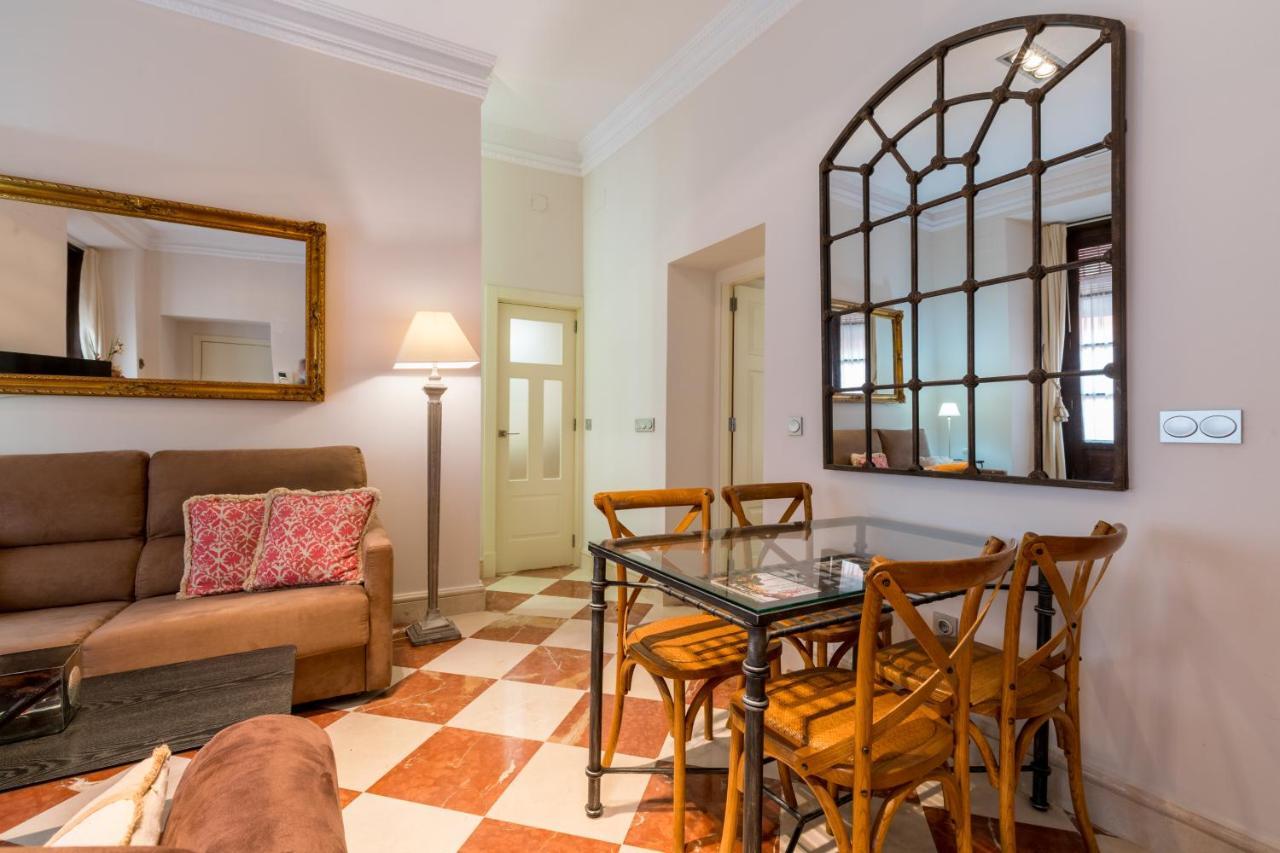 Quevedo Suite Sevilla Buitenkant foto