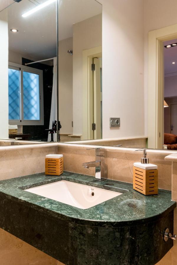 Quevedo Suite Sevilla Buitenkant foto
